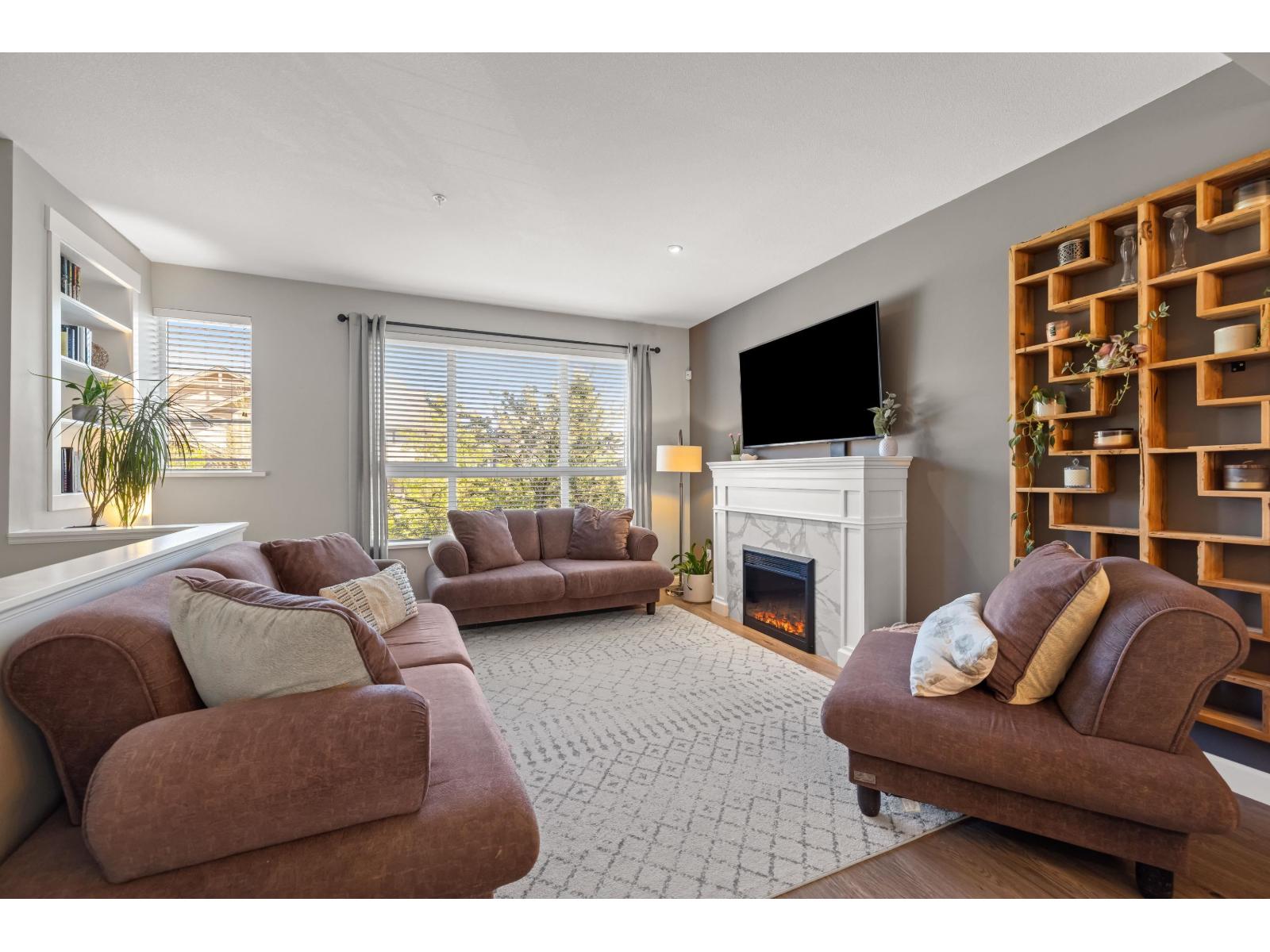 2 7059 210 STREET Property Photo 1