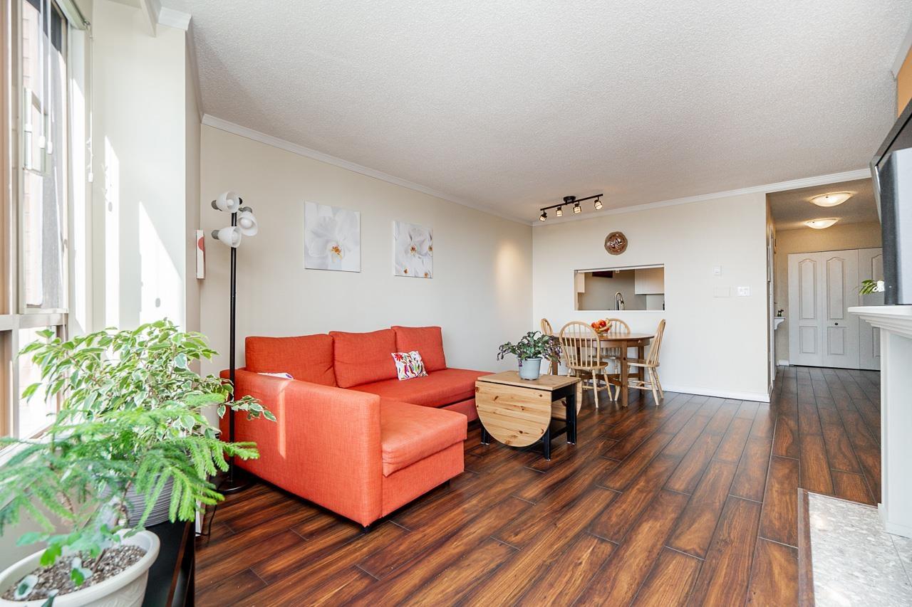 502 15111 Russell Avenue Property Photo 12