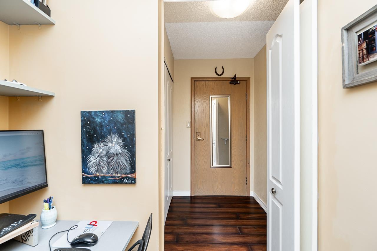 502 15111 Russell Avenue Property Photo 18