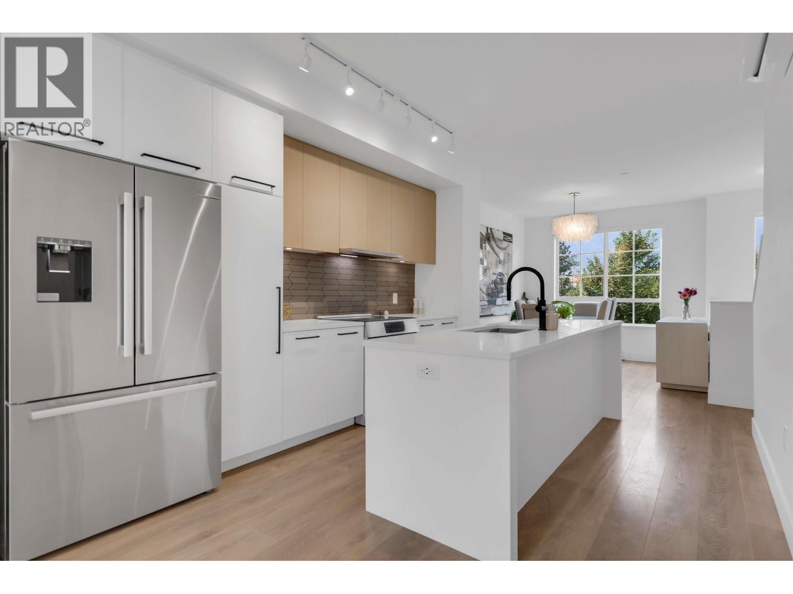 38053 Helm Way Property Photo 1