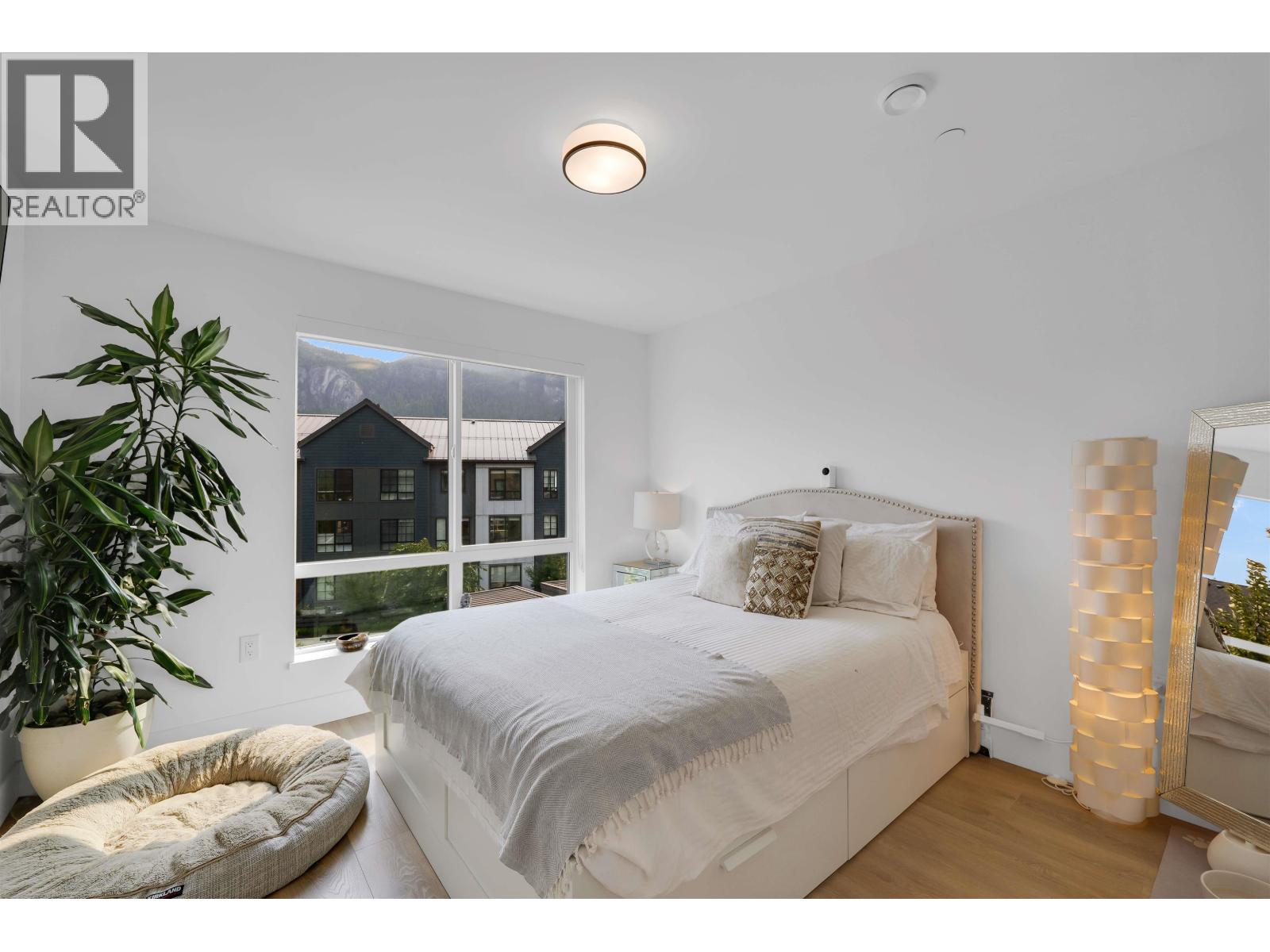 38053 Helm Way Property Photo 11