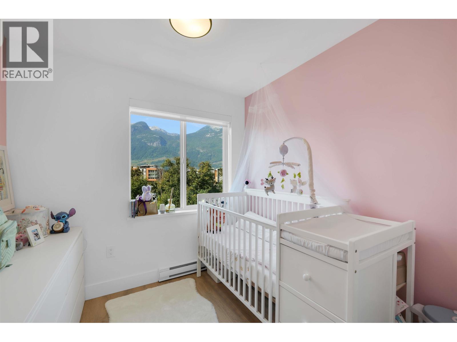 38053 Helm Way Property Photo 13