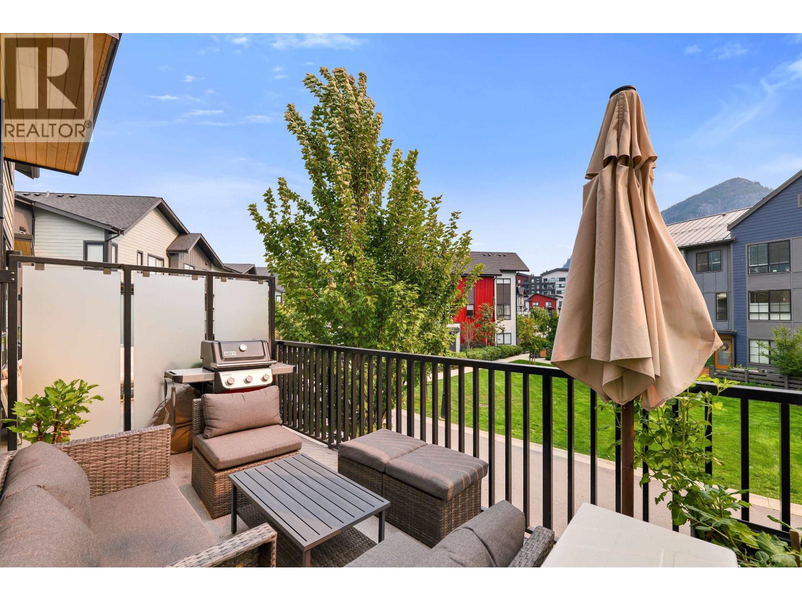 38053 Helm Way Property Photo 15