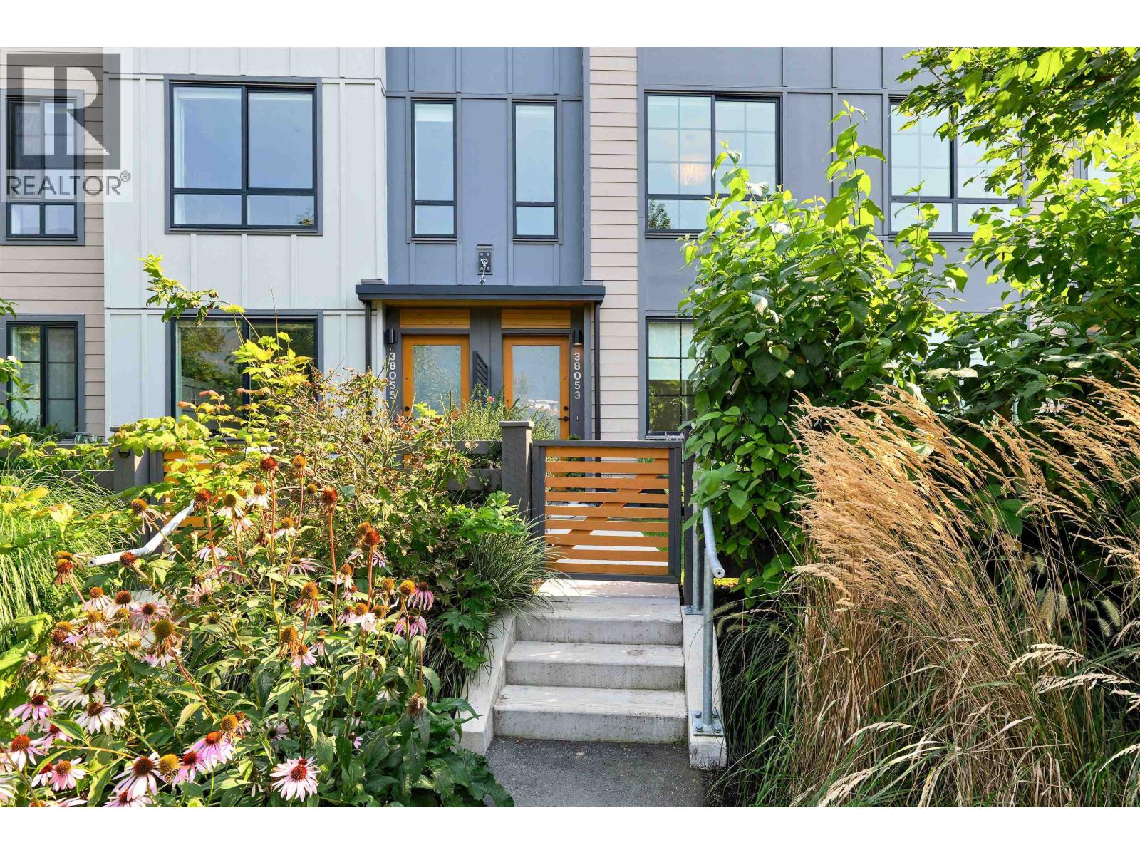 38053 Helm Way Property Photo 25