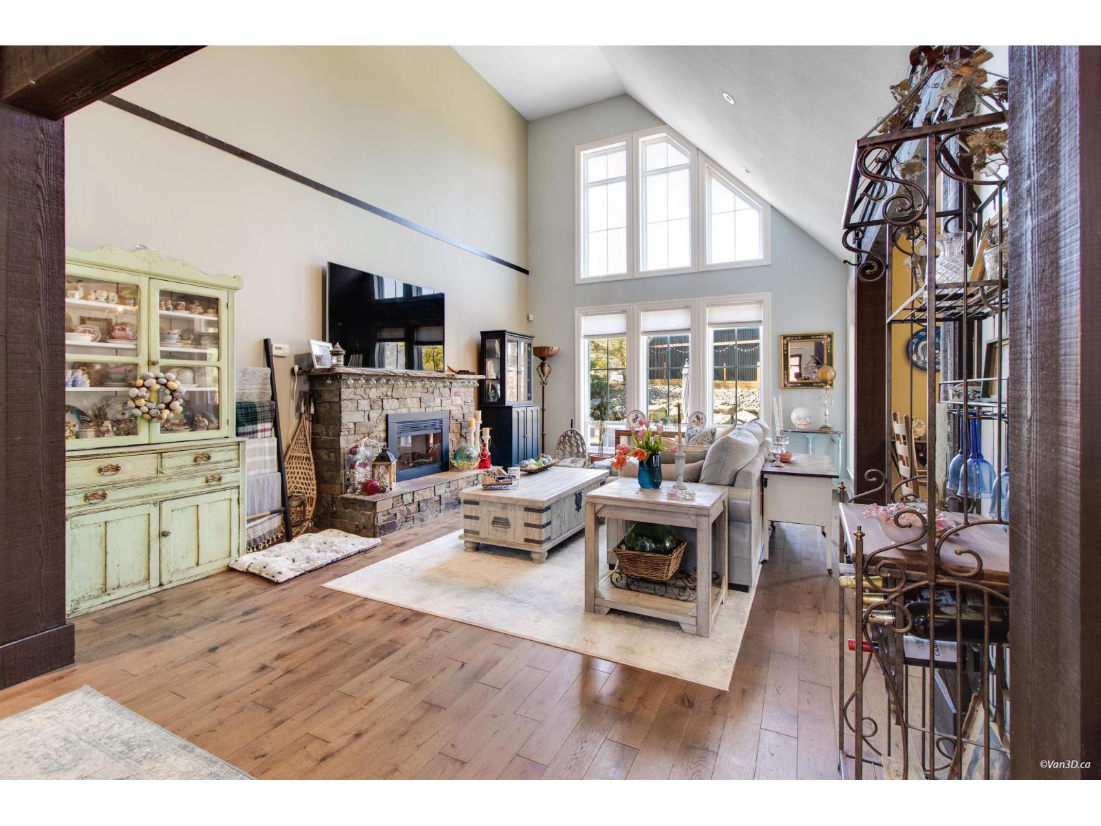 15 1911 WOODSIDE BOULEVARD, Mt Woodside Property Photo 1