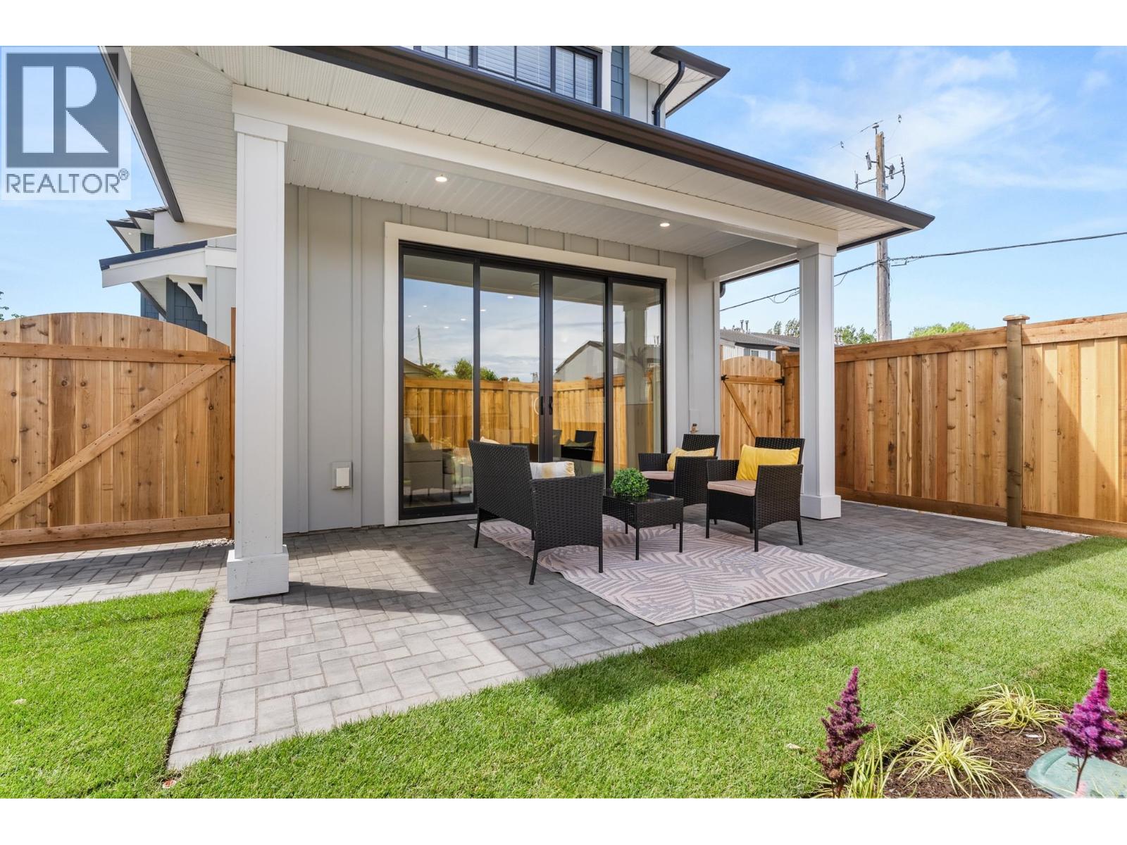 11811 Dunford Road Property Photo 4