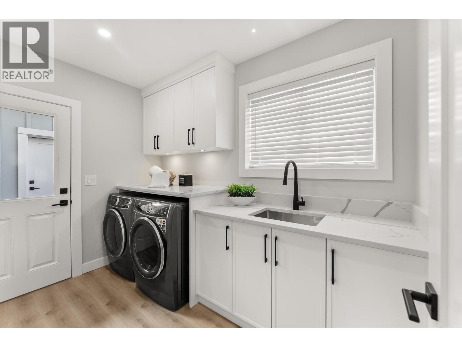 11811 Dunford Road Property Photo 31