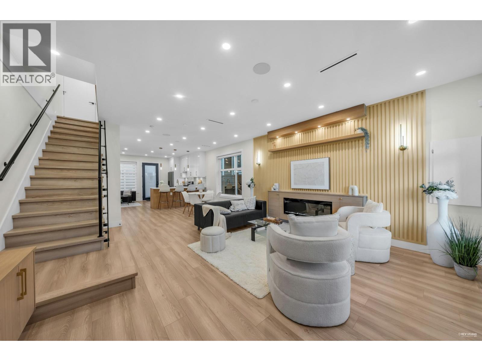 2705 East 3rd Avenue #2 Property Photo 4