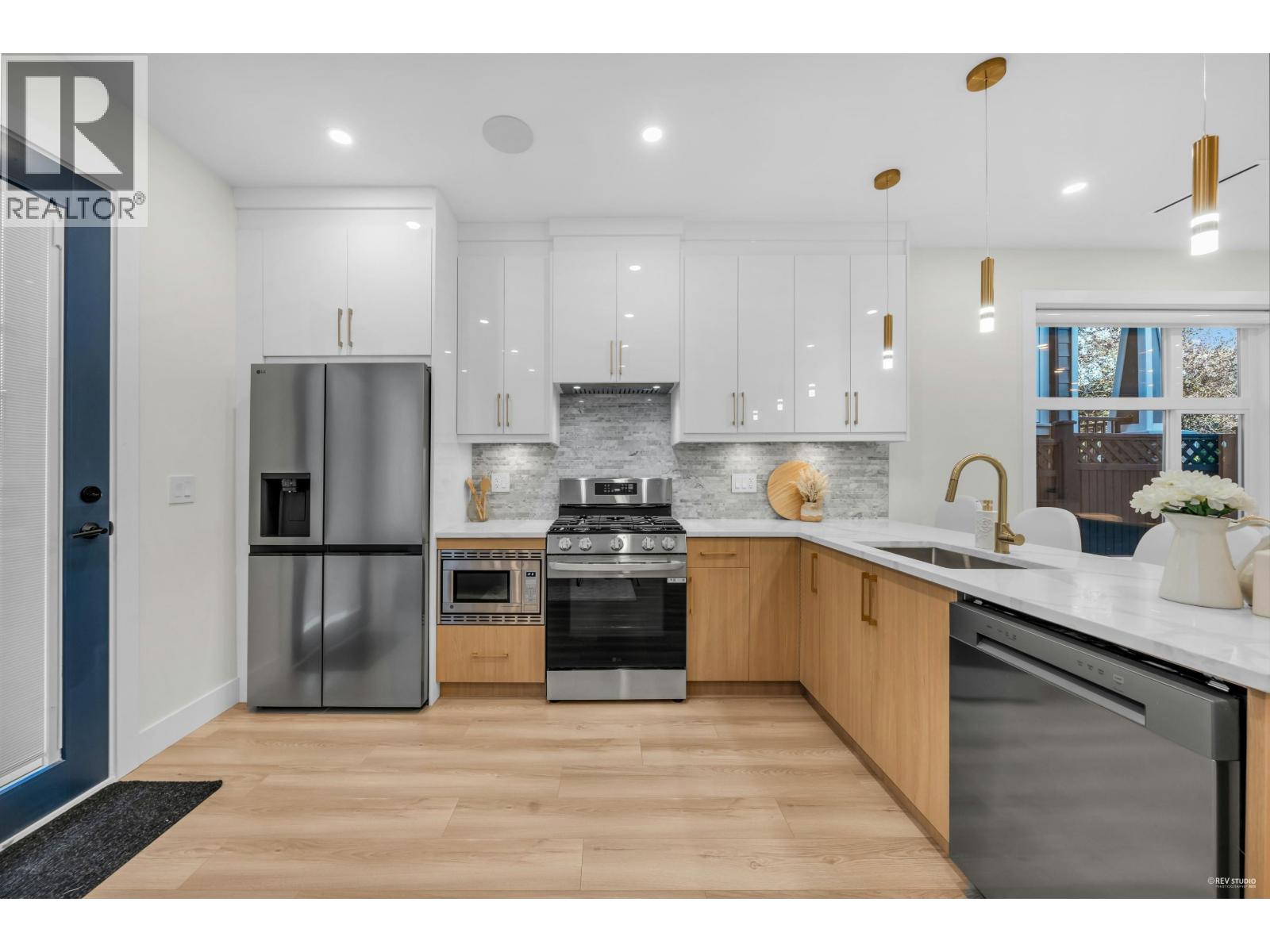 2705 East 3rd Avenue #2 Property Photo 8