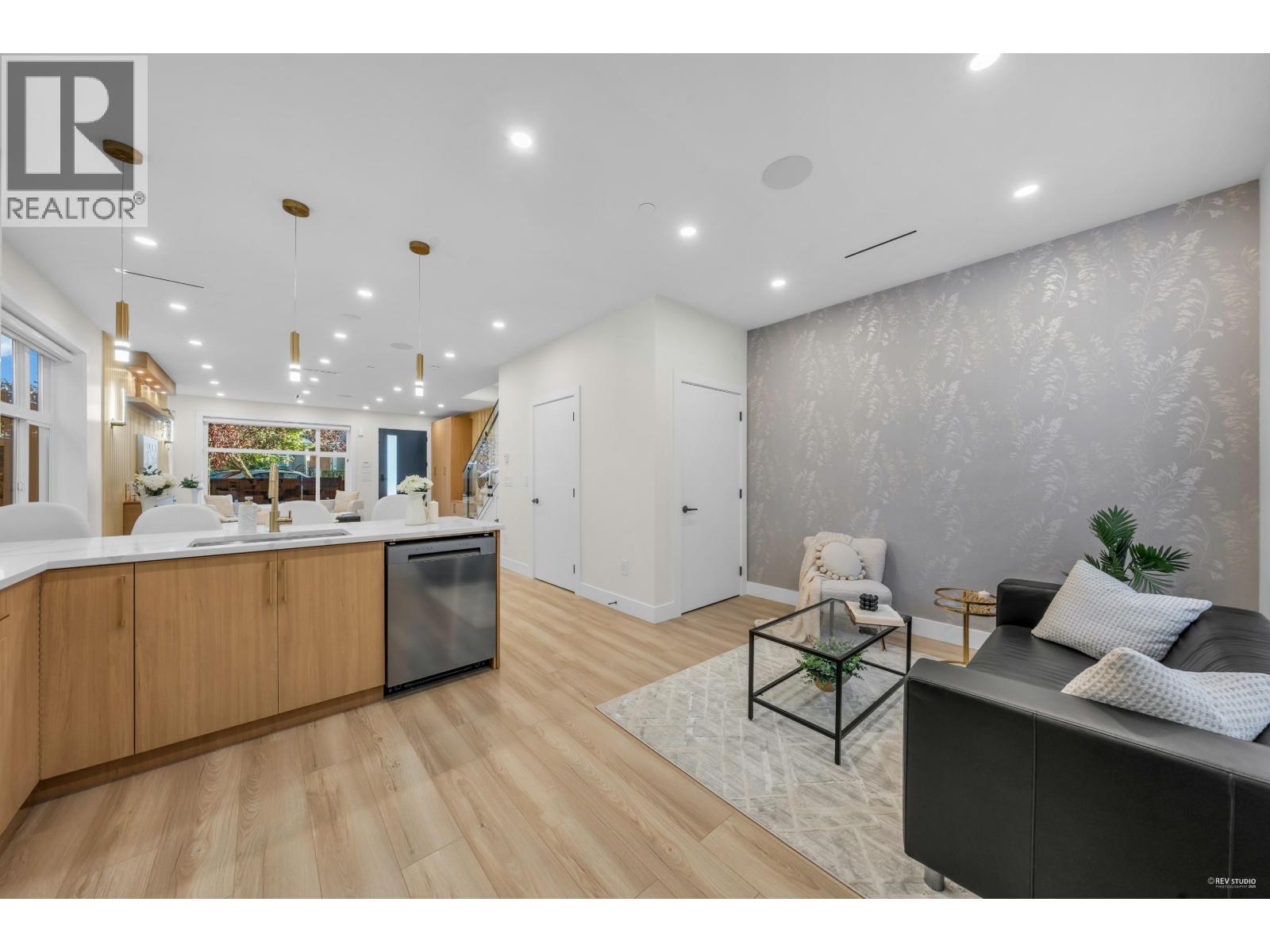 2705 East 3rd Avenue #2 Property Photo 10