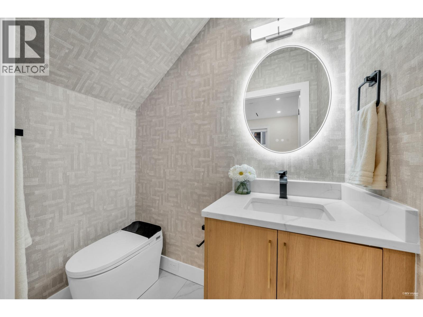 2705 East 3rd Avenue #2 Property Photo 12