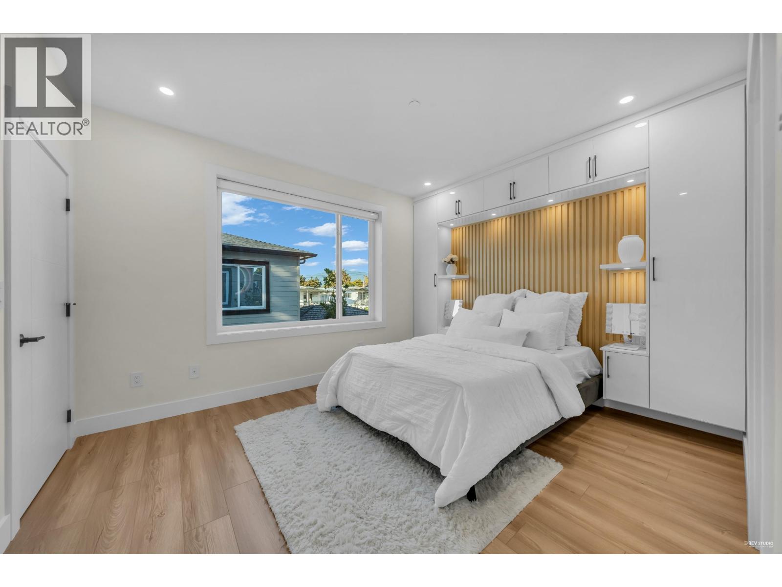 2705 East 3rd Avenue #2 Property Photo 13