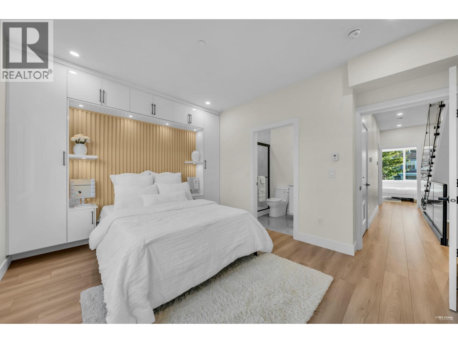 2705 East 3rd Avenue #2 Property Photo 14