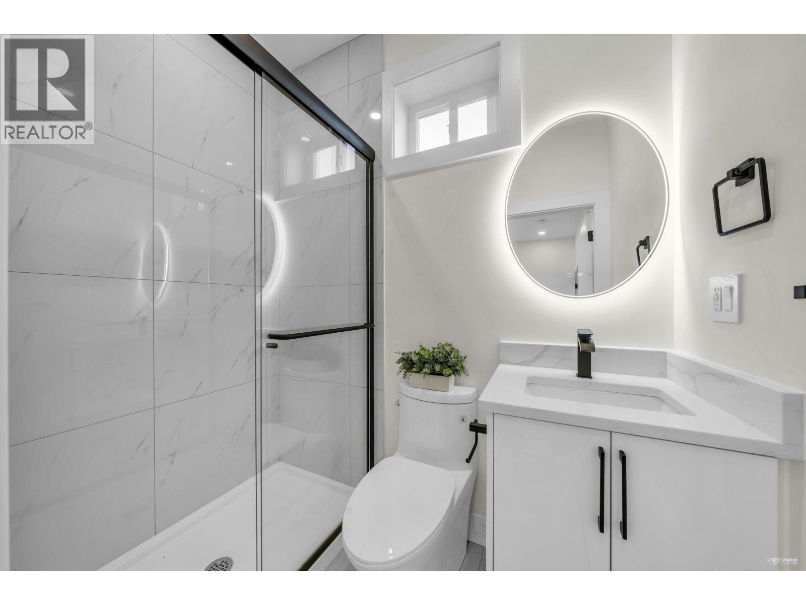 2705 East 3rd Avenue #2 Property Photo 16