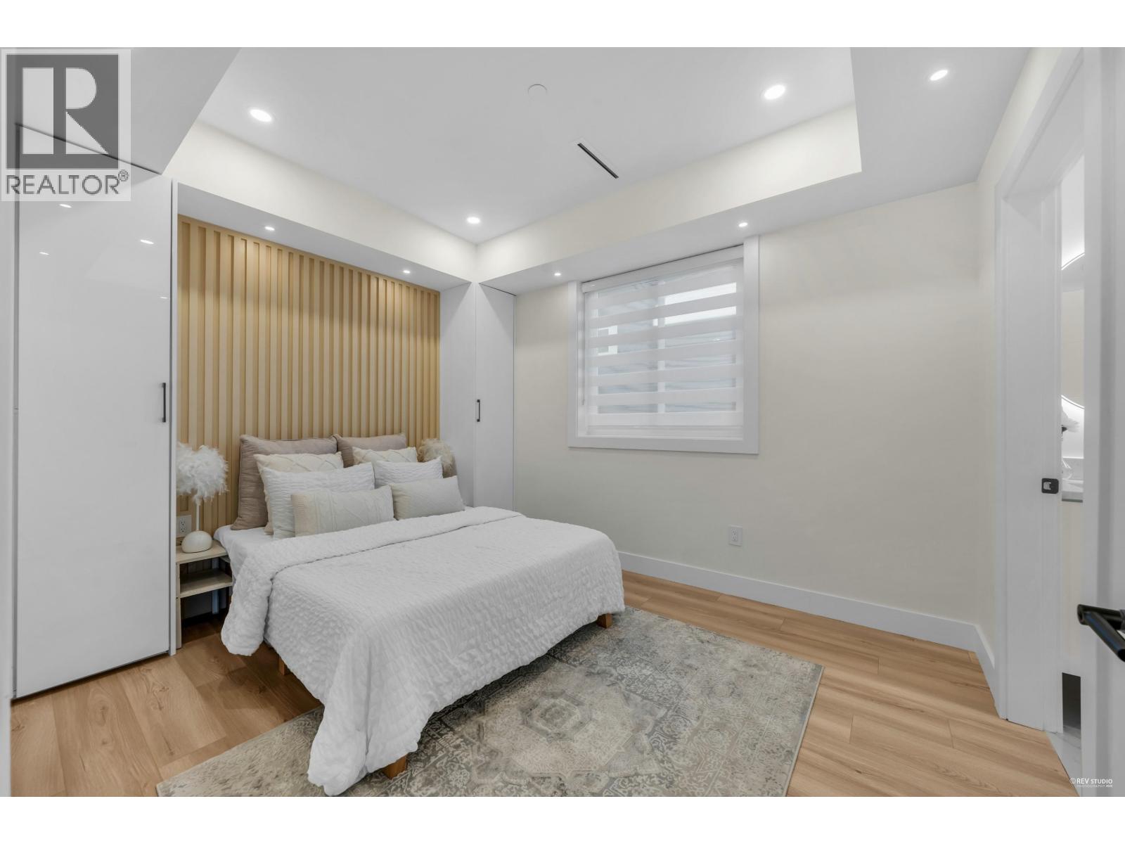 2705 East 3rd Avenue #2 Property Photo 19