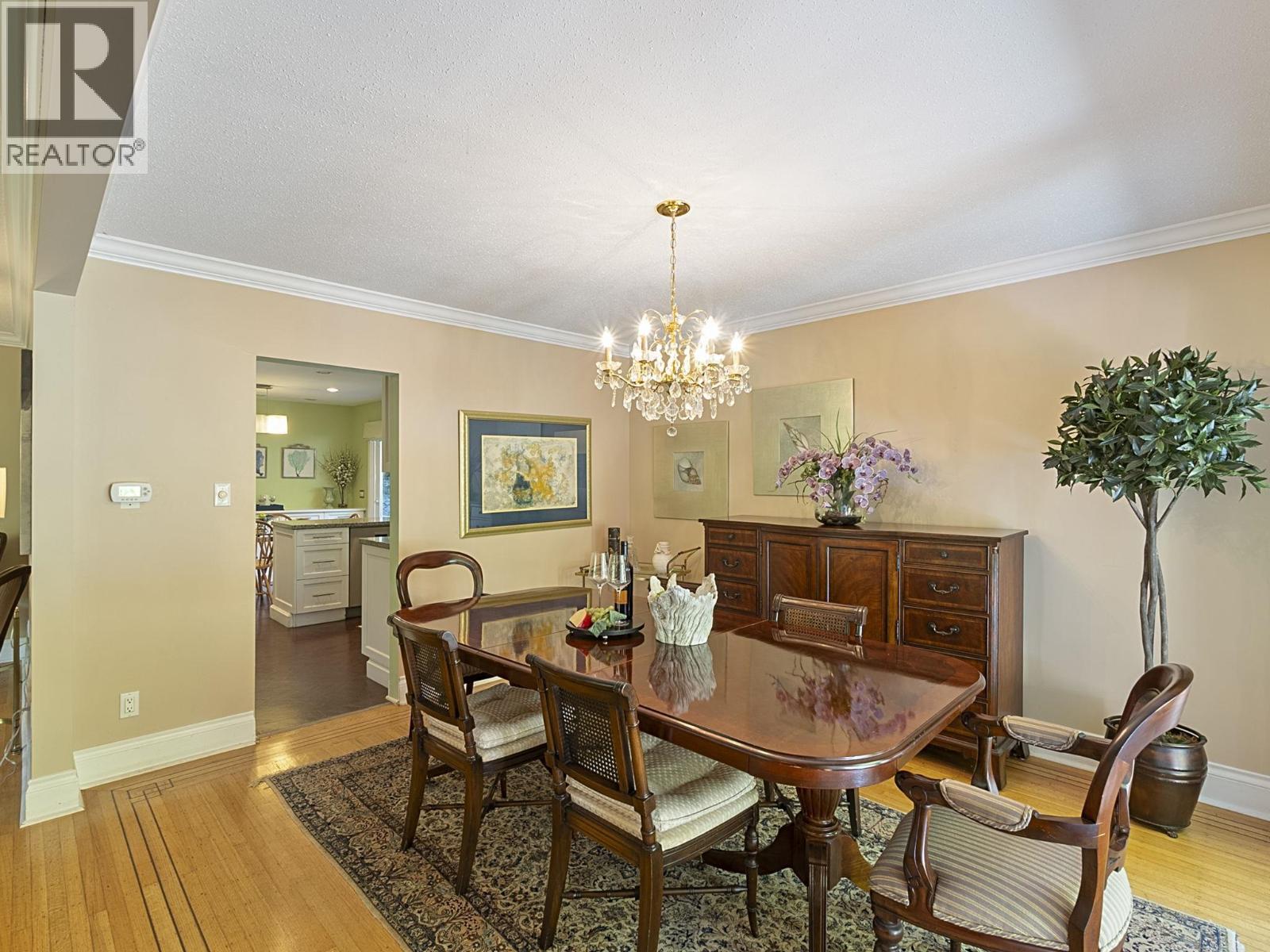 475 Southborough Drive Property Photo 5