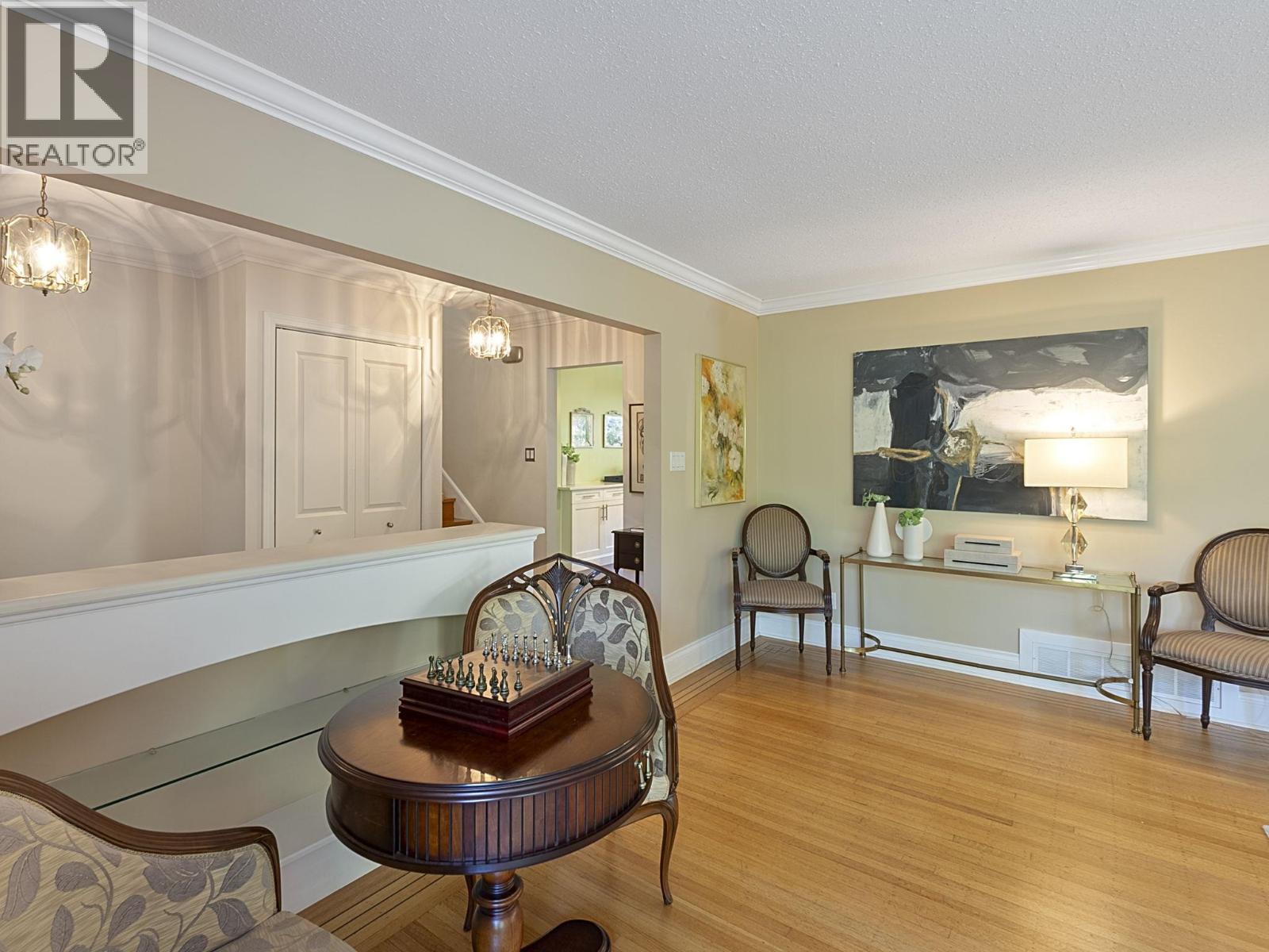 475 Southborough Drive Property Photo 11