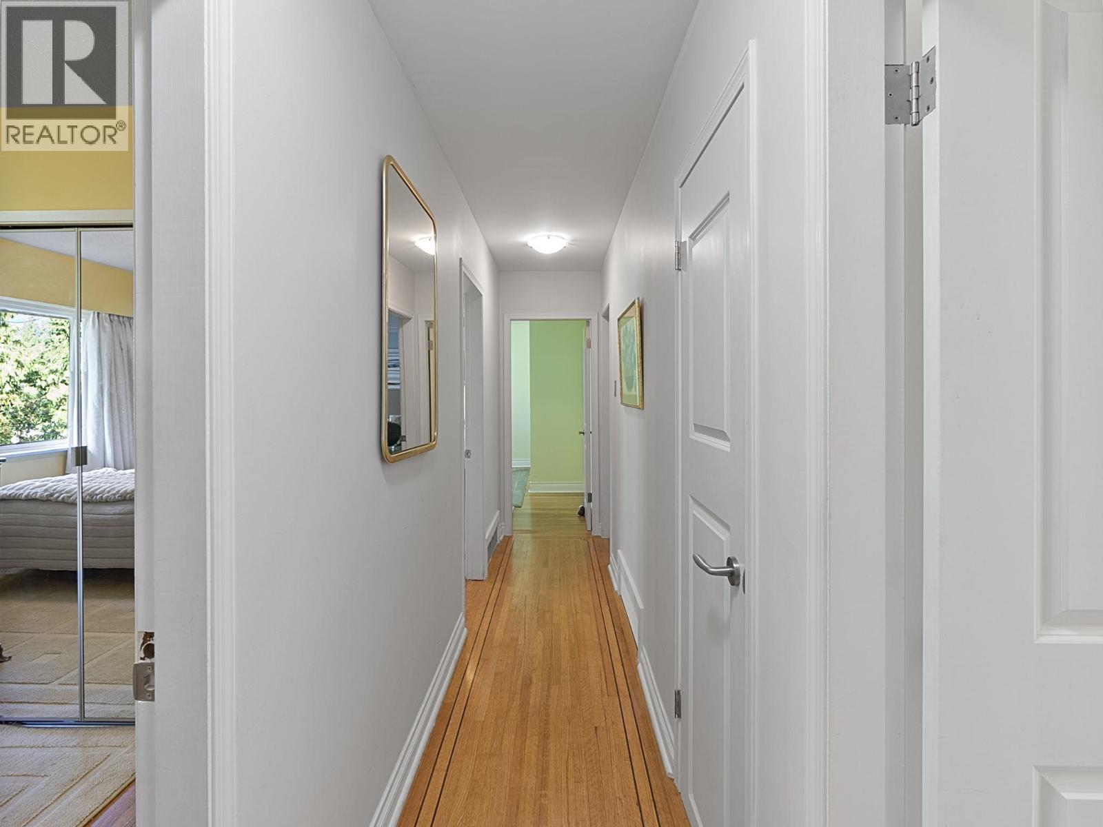 475 Southborough Drive Property Photo 14