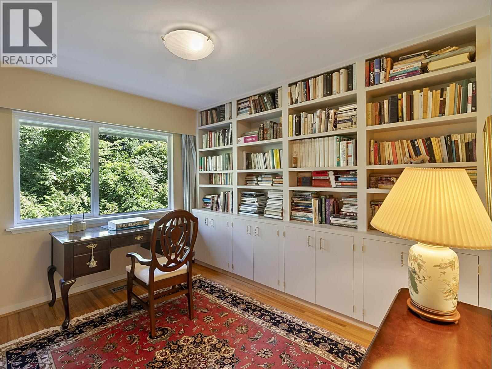 475 Southborough Drive Property Photo 16