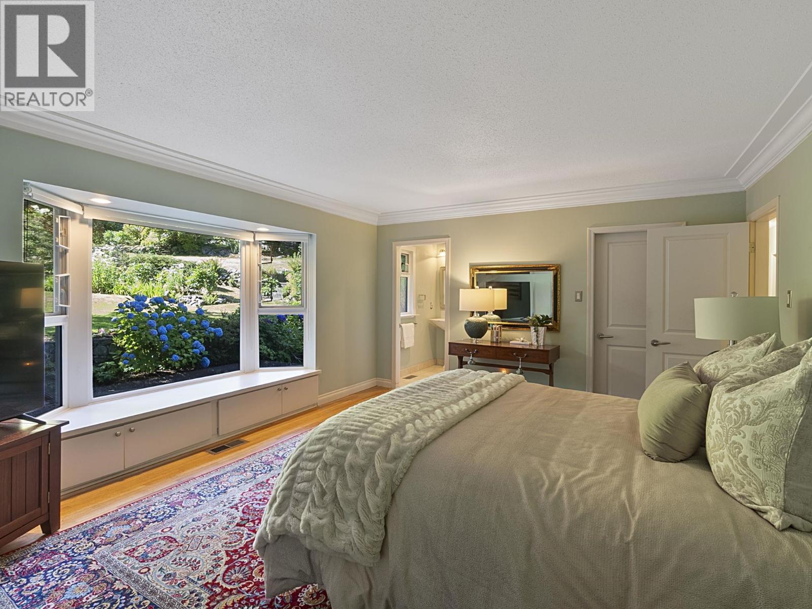 475 Southborough Drive Property Photo 20