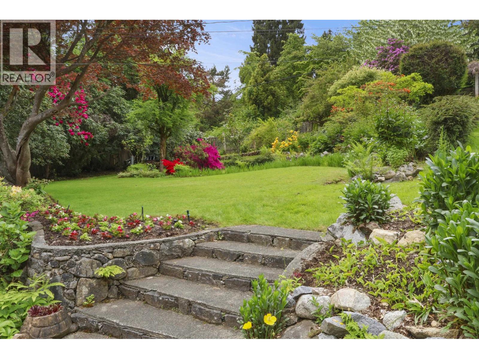 475 Southborough Drive Property Photo 29