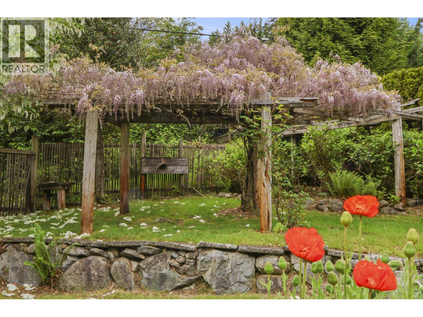 475 Southborough Drive Property Photo 32