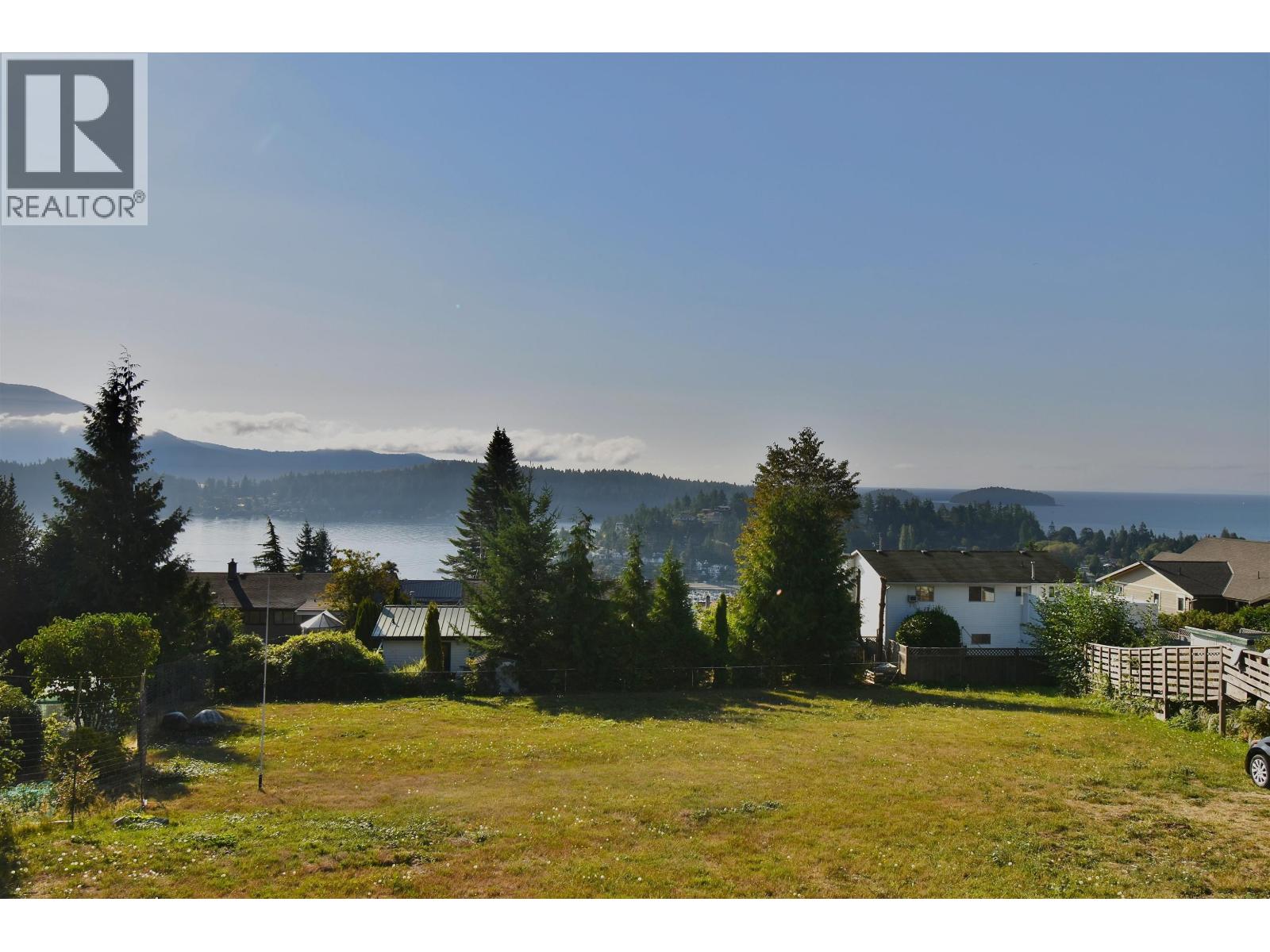 554 Wildwood Crescent Property Photo 1