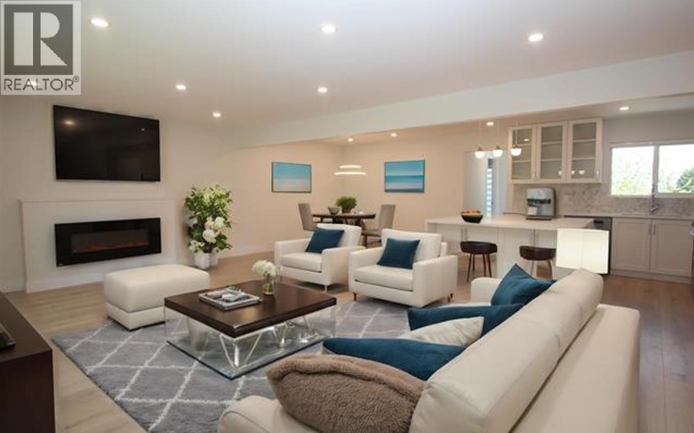 2076 CLARE PLACE