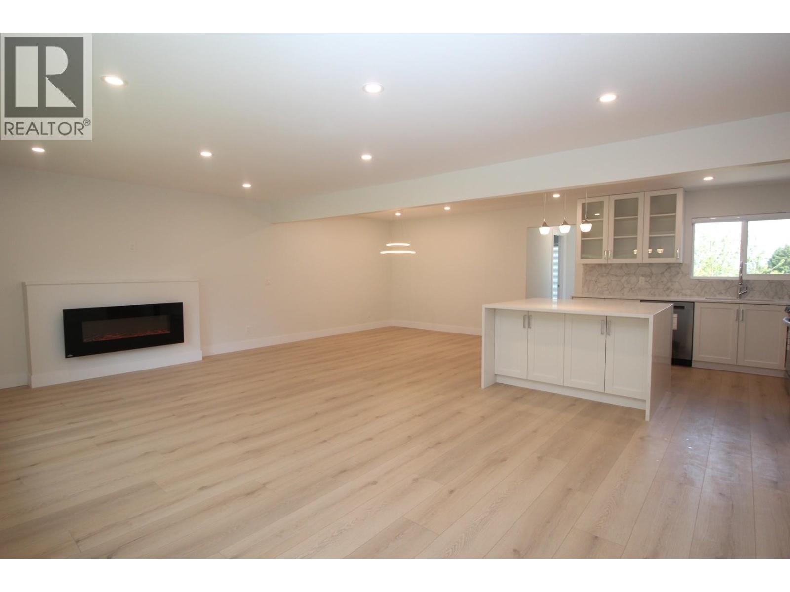 2076 Clare Place Property Photo 2