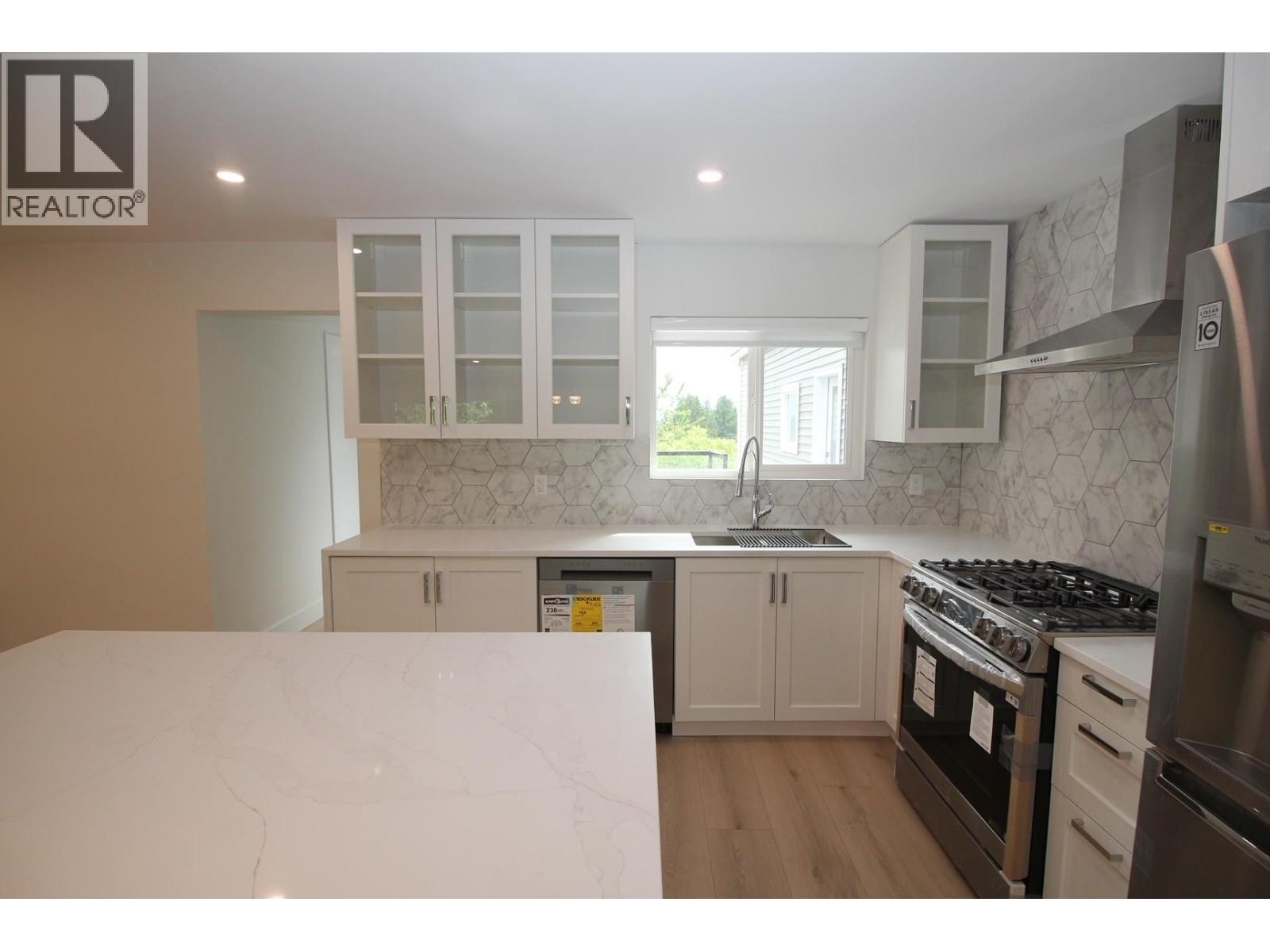 2076 Clare Place Property Photo 3