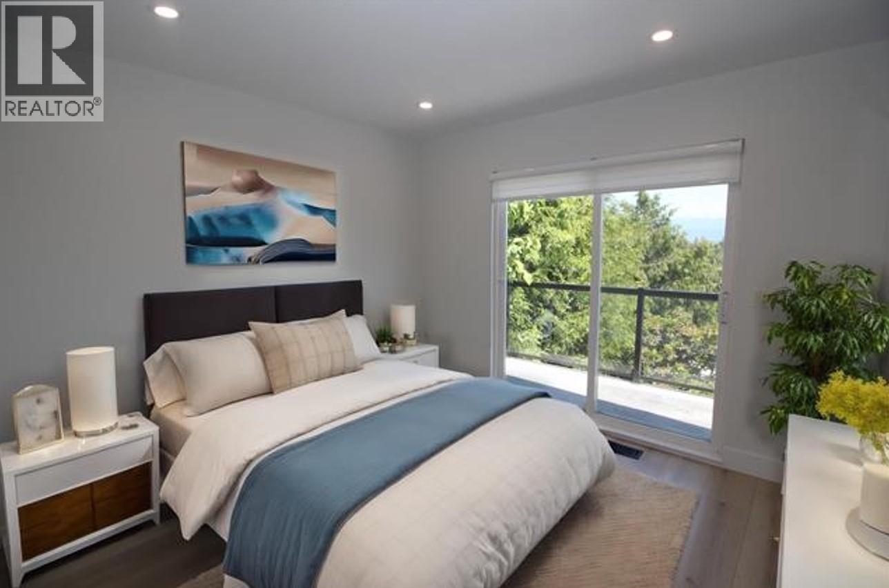 2076 Clare Place Property Photo 8