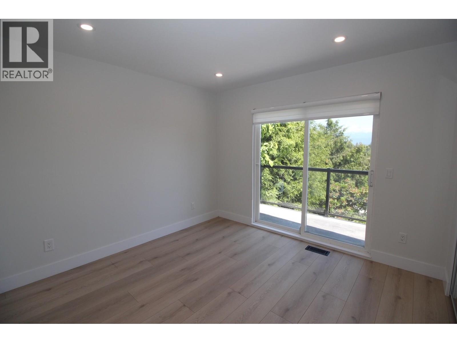 2076 Clare Place Property Photo 9