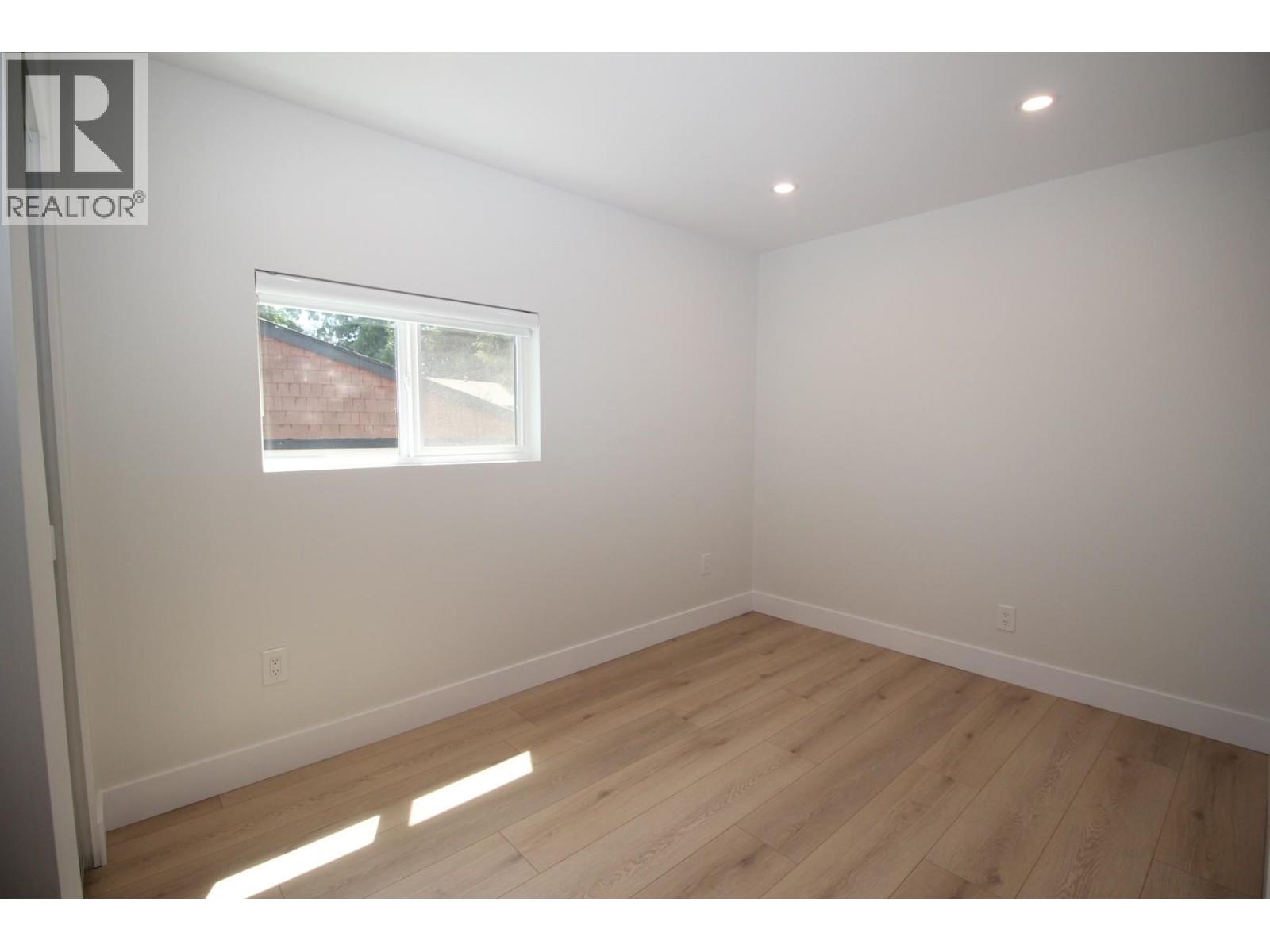 2076 Clare Place Property Photo 13