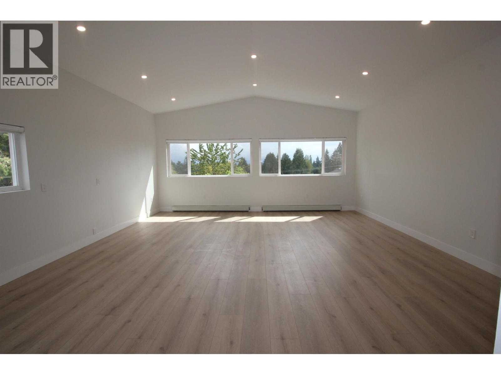 2076 Clare Place Property Photo 22