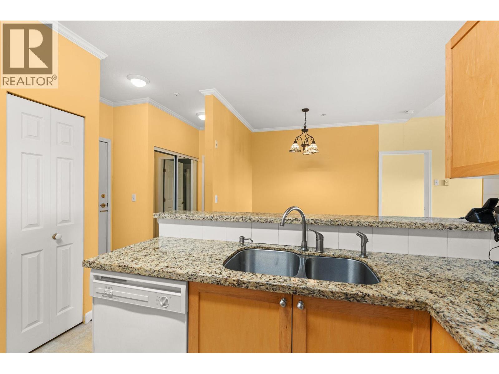 Ph5 5555 13a Avenue Property Photo 7