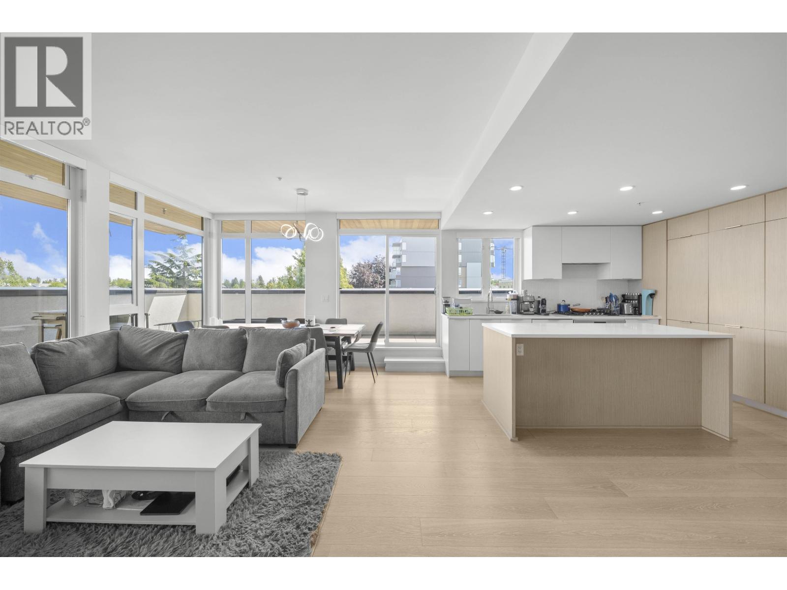 602 5085 MAIN STREET Property Photo 1