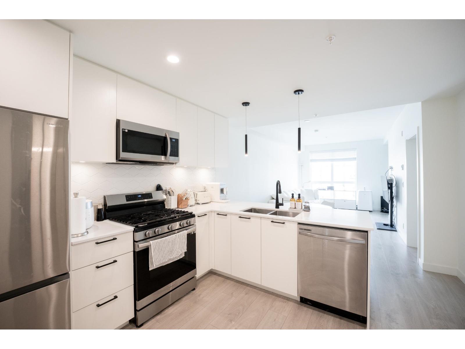 8380 200a #302 Property Photo 1