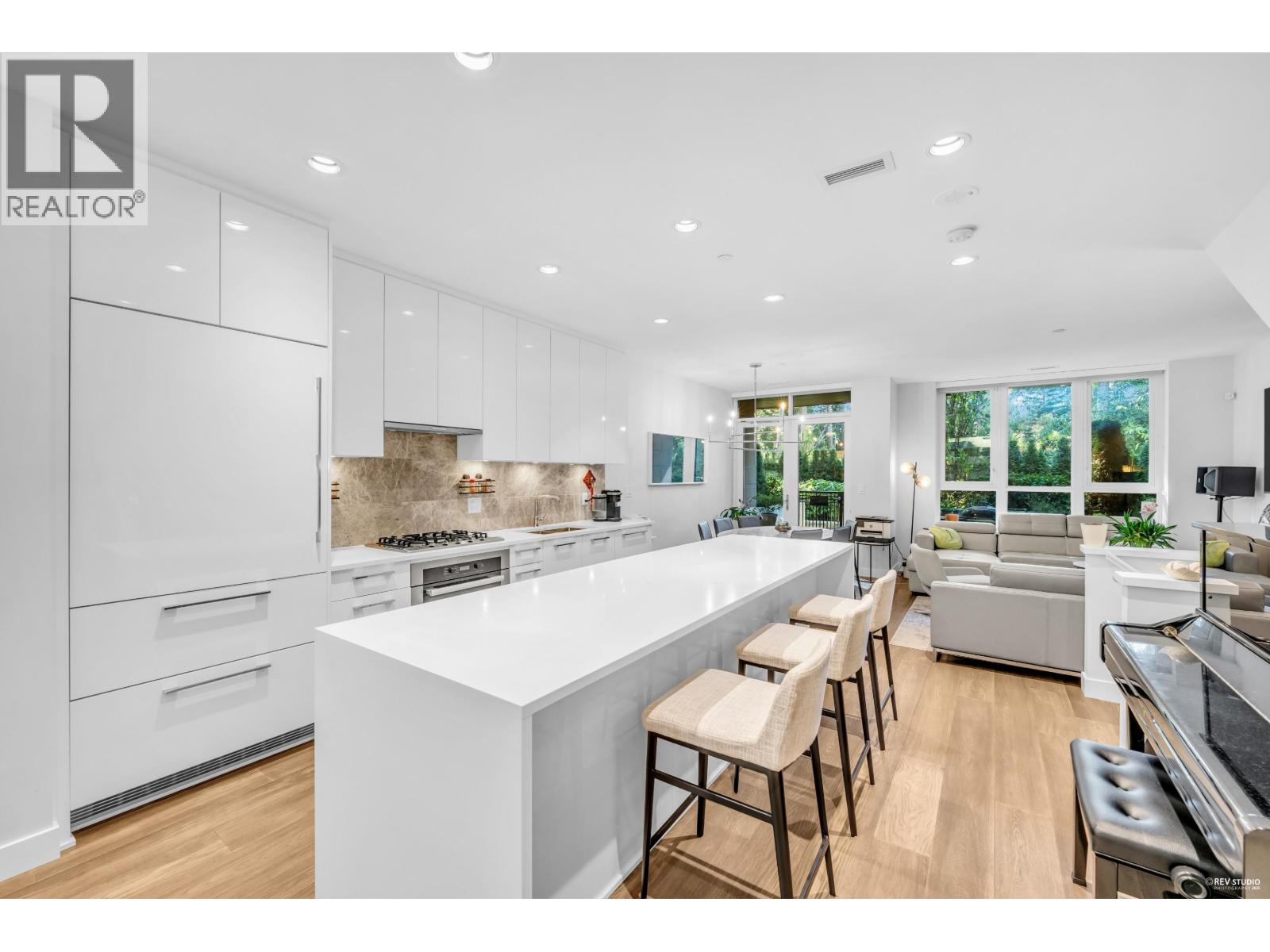Th-5 5410 Shortcut Road Property Photo 15
