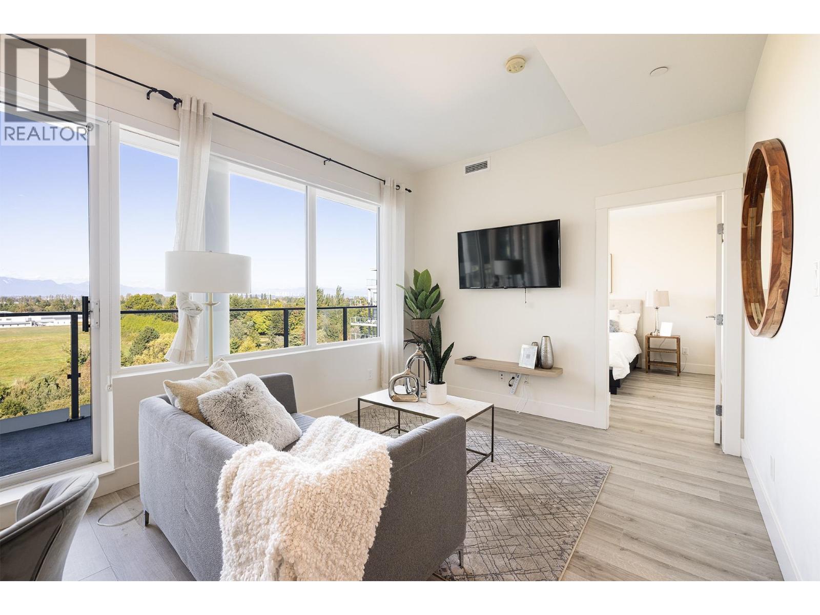 801 10780 NO. 5 ROAD Property Photo 1