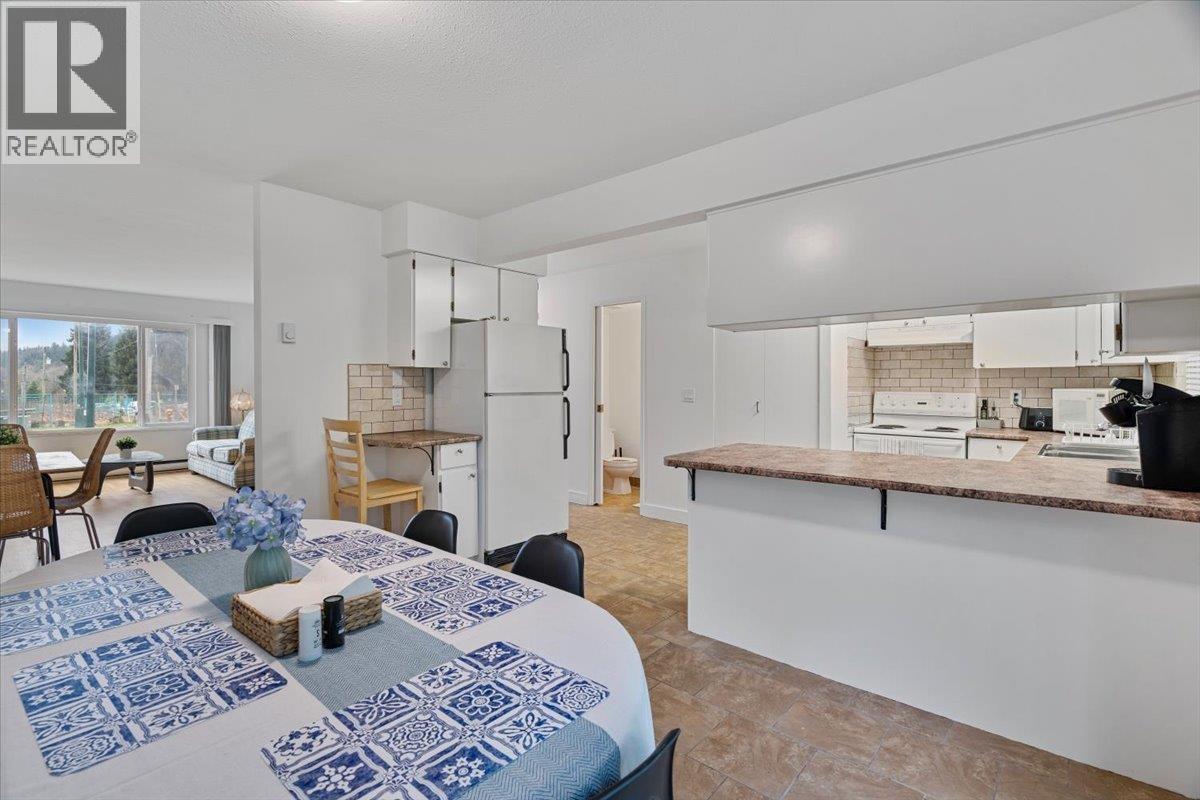 663-665 Harrison Avenue Property Photo 10