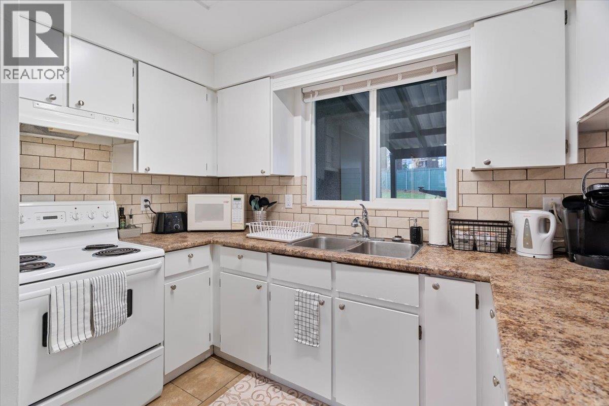 663-665 Harrison Avenue Property Photo 11