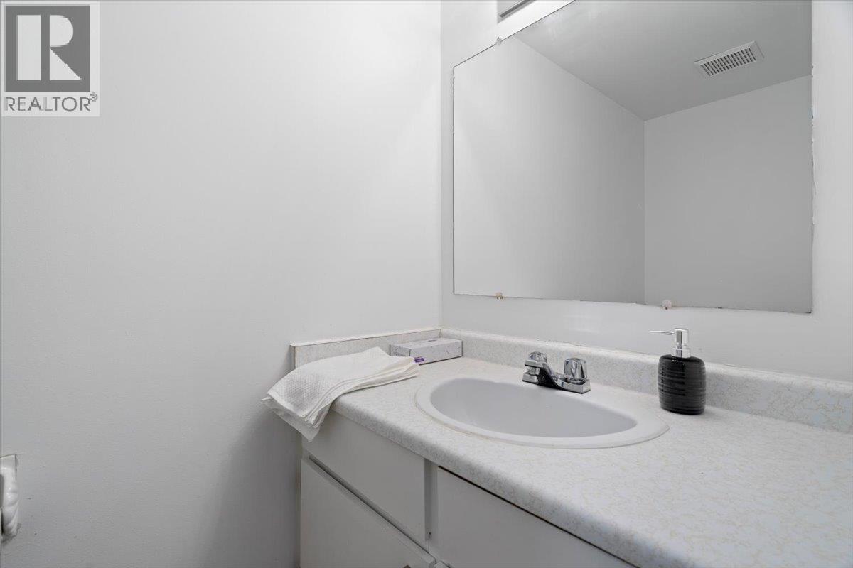663-665 Harrison Avenue Property Photo 14