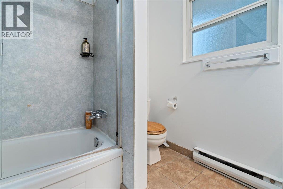 663-665 Harrison Avenue Property Photo 21