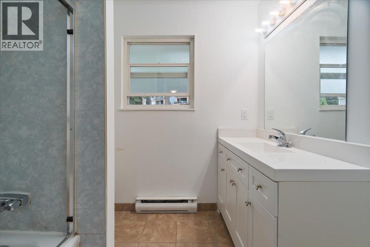 663-665 Harrison Avenue Property Photo 25