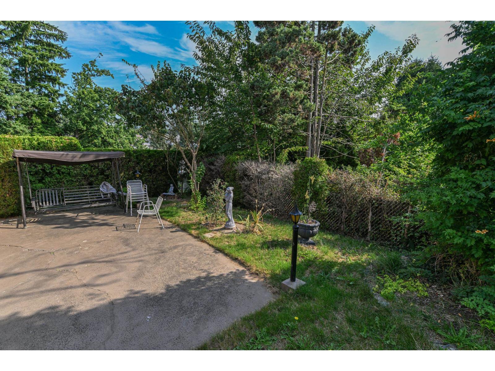 2272 Bevan Crescent Property Photo 9