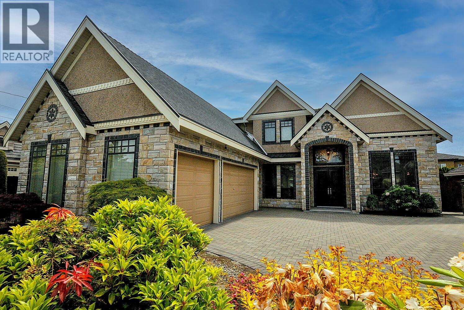 8220 Pigott Road Property Photo 1