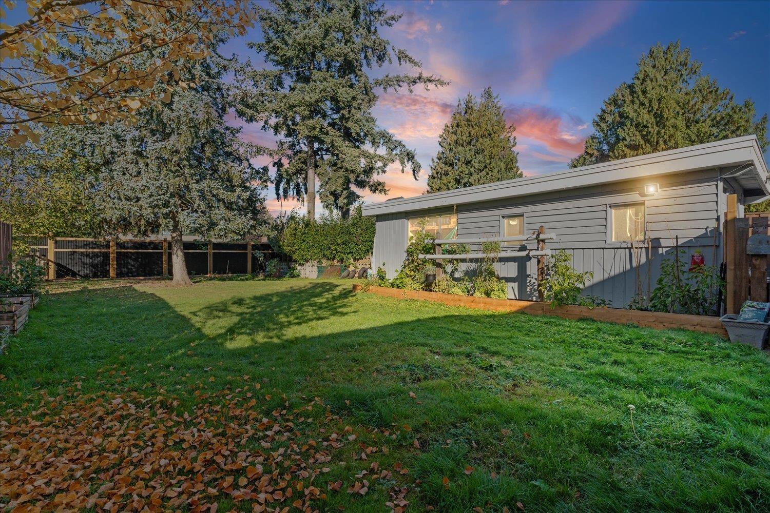 9395 CARLETON Street Property Photo 1