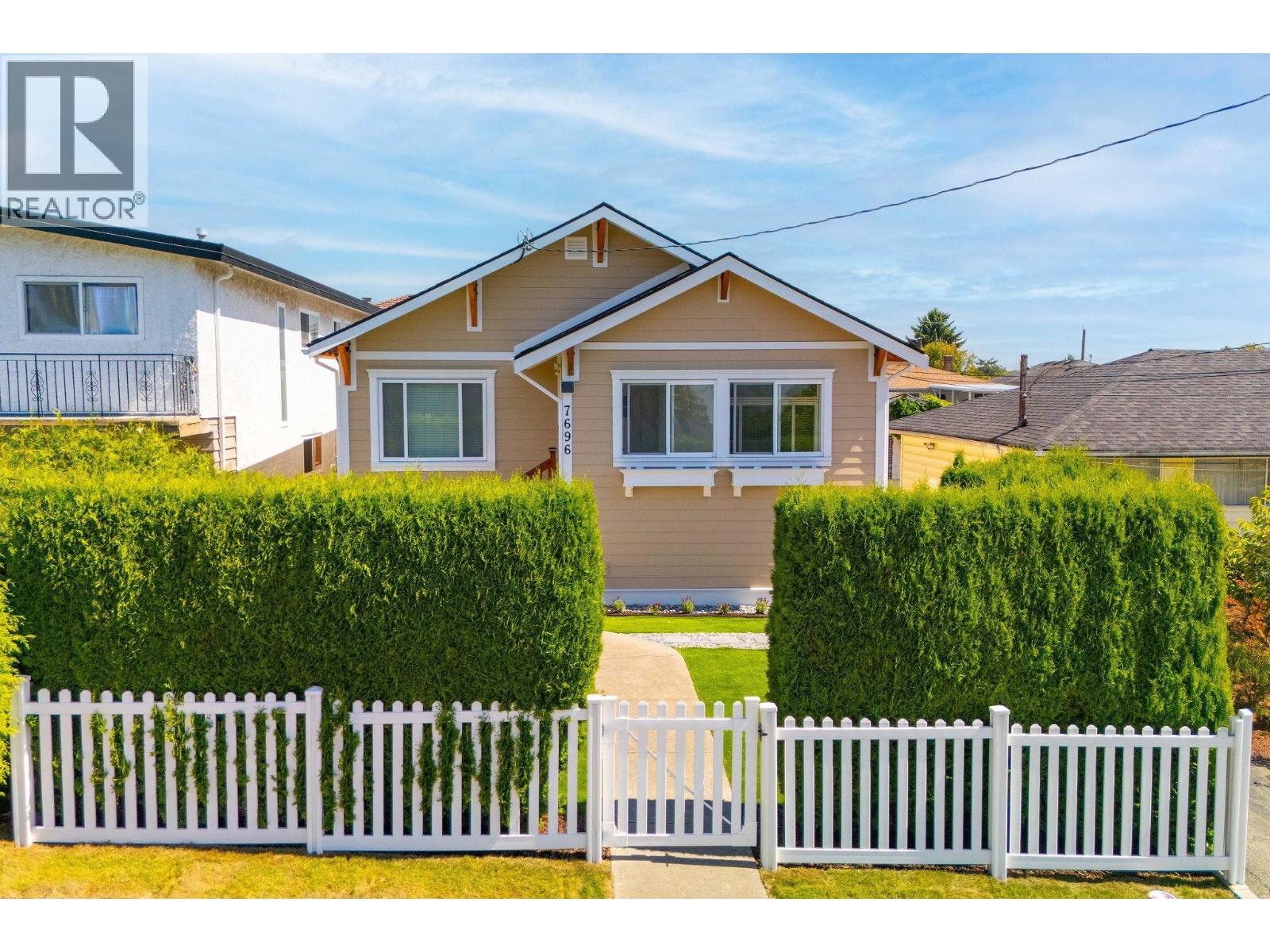 7696 DAVIES Street Property Photo 1