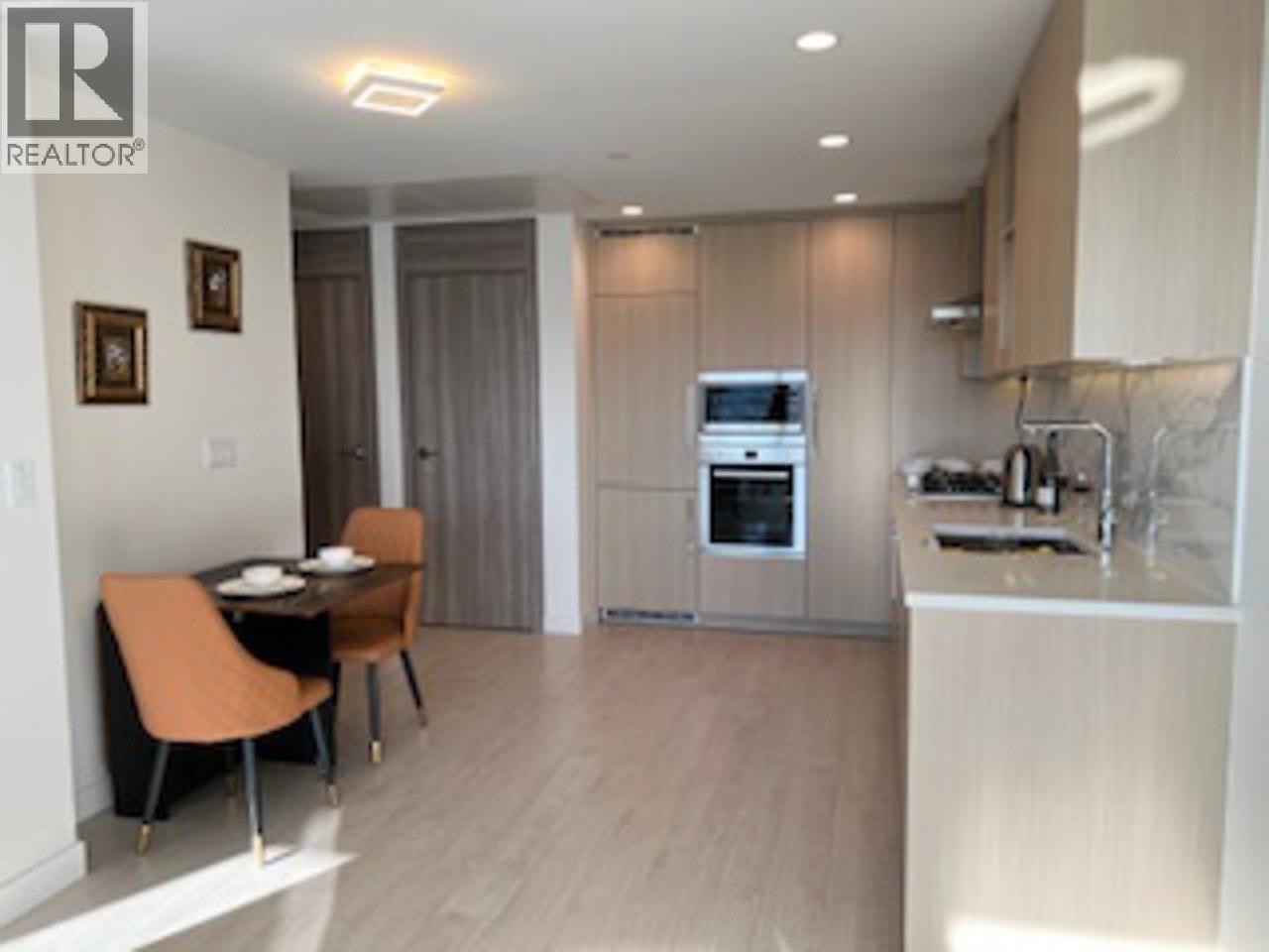 4705 4880 Lougheed Highway Property Photo 6