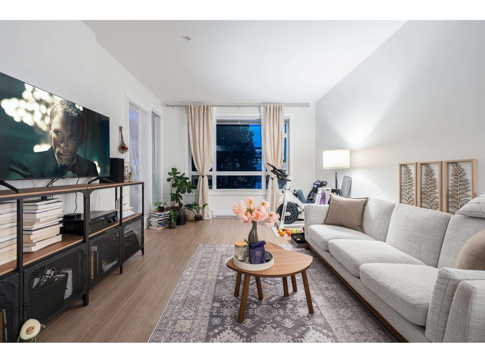 A318 20211 66 AVENUE Property Photo 1